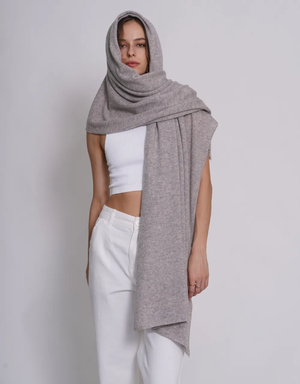 The Soft Cashmere Scarf in Koala